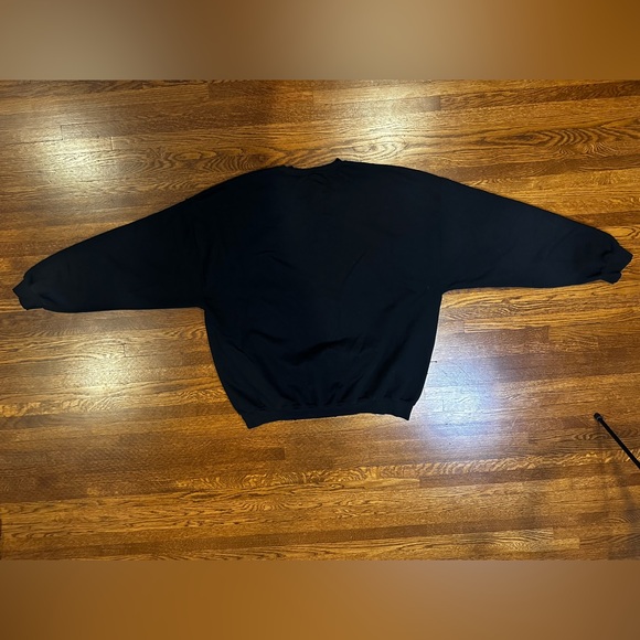 Livy Lu QUEEN crewneck - Picture 3 of 5